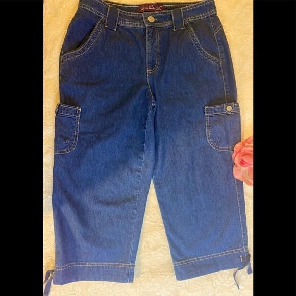 GloriaāVanderbiltāāDenimĀ CroppedāCapriāSizeā:6 - Picture 1 of 10